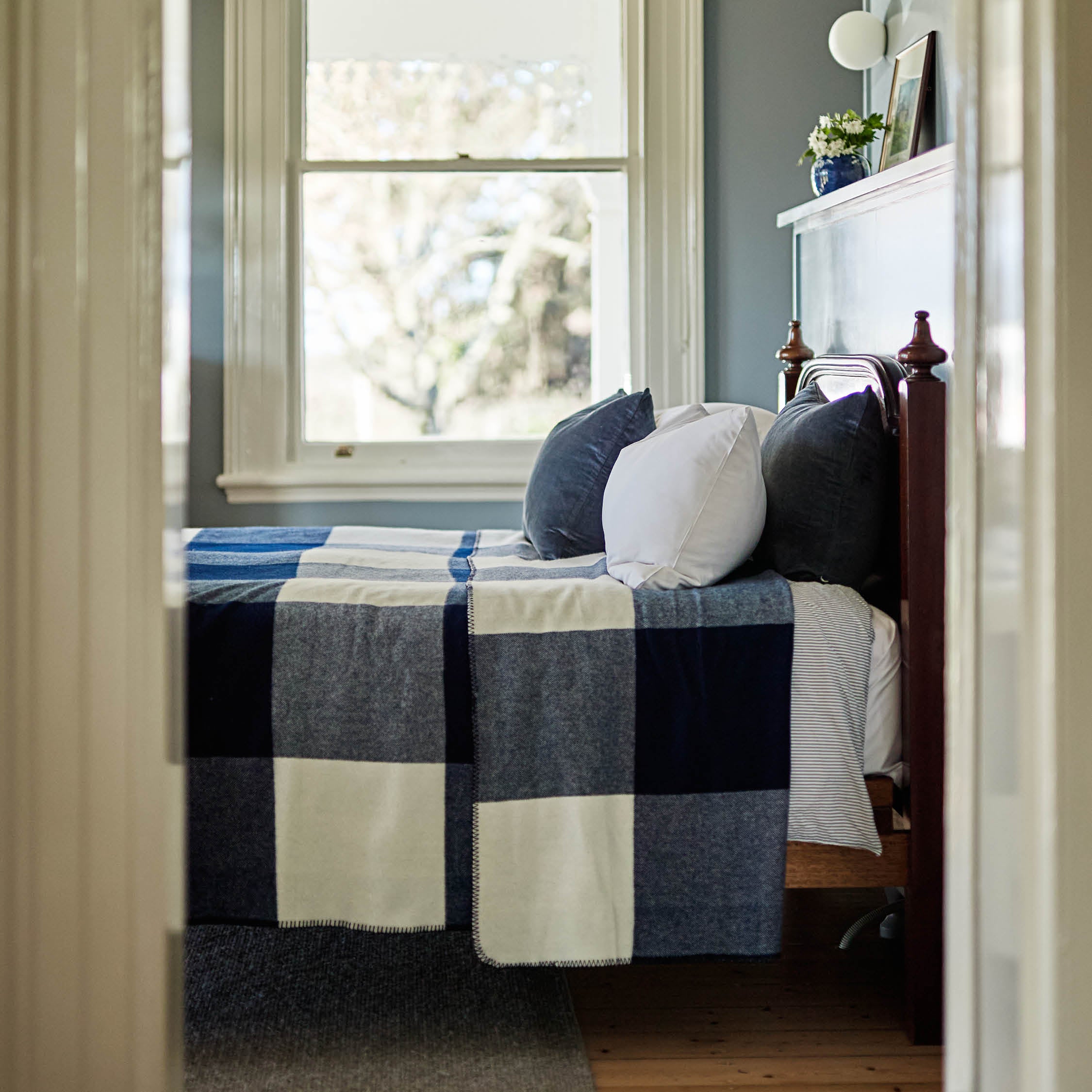 Smith's Lane Blankets Waverley Mills