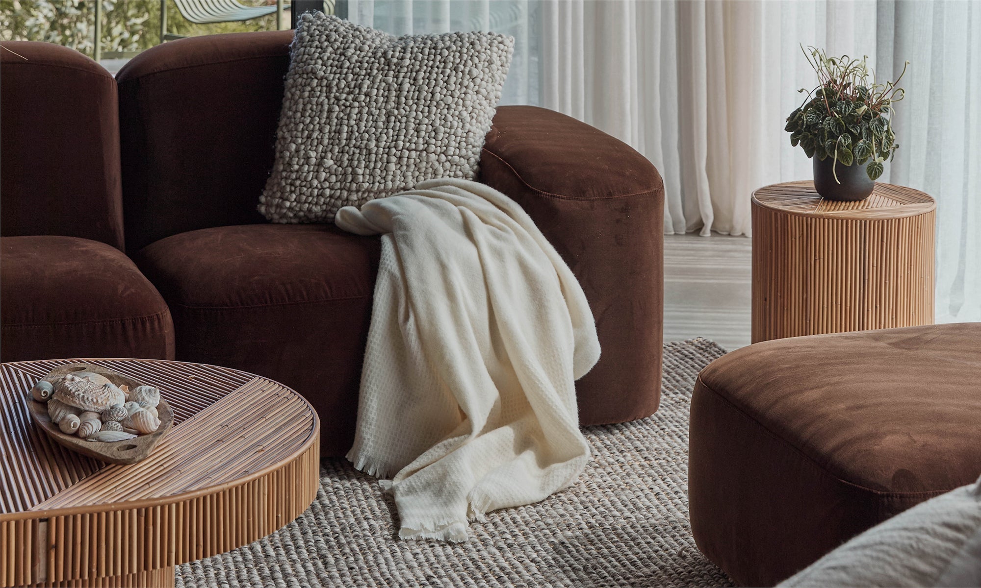 Merino Wool vs Lambswool: What’s the Difference and Which Is Better?