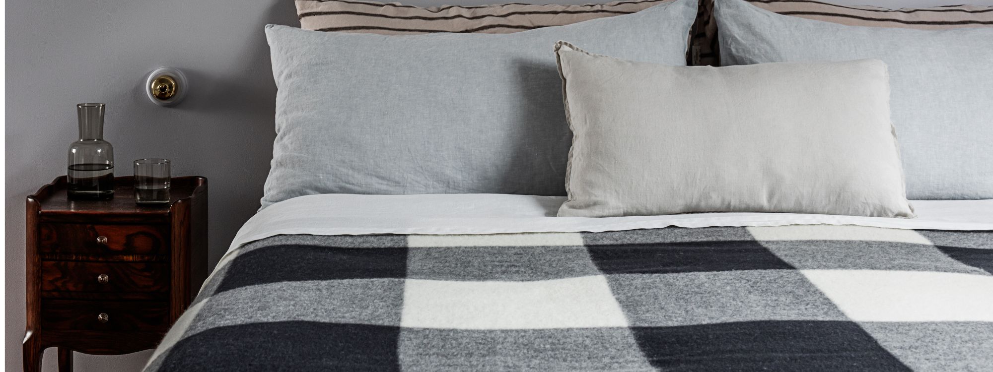 Blankets vs Throws: What's the Difference? And Do You Need Both?