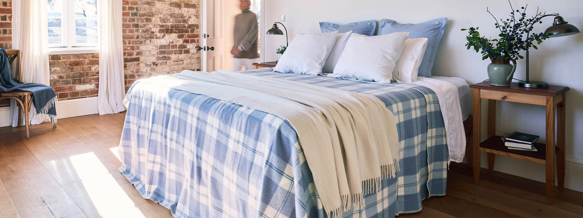 How Wool Keeps You Cool in Summer (and Warm in Winter)