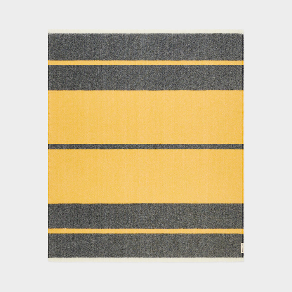 Supporter Throw in Black & Gold